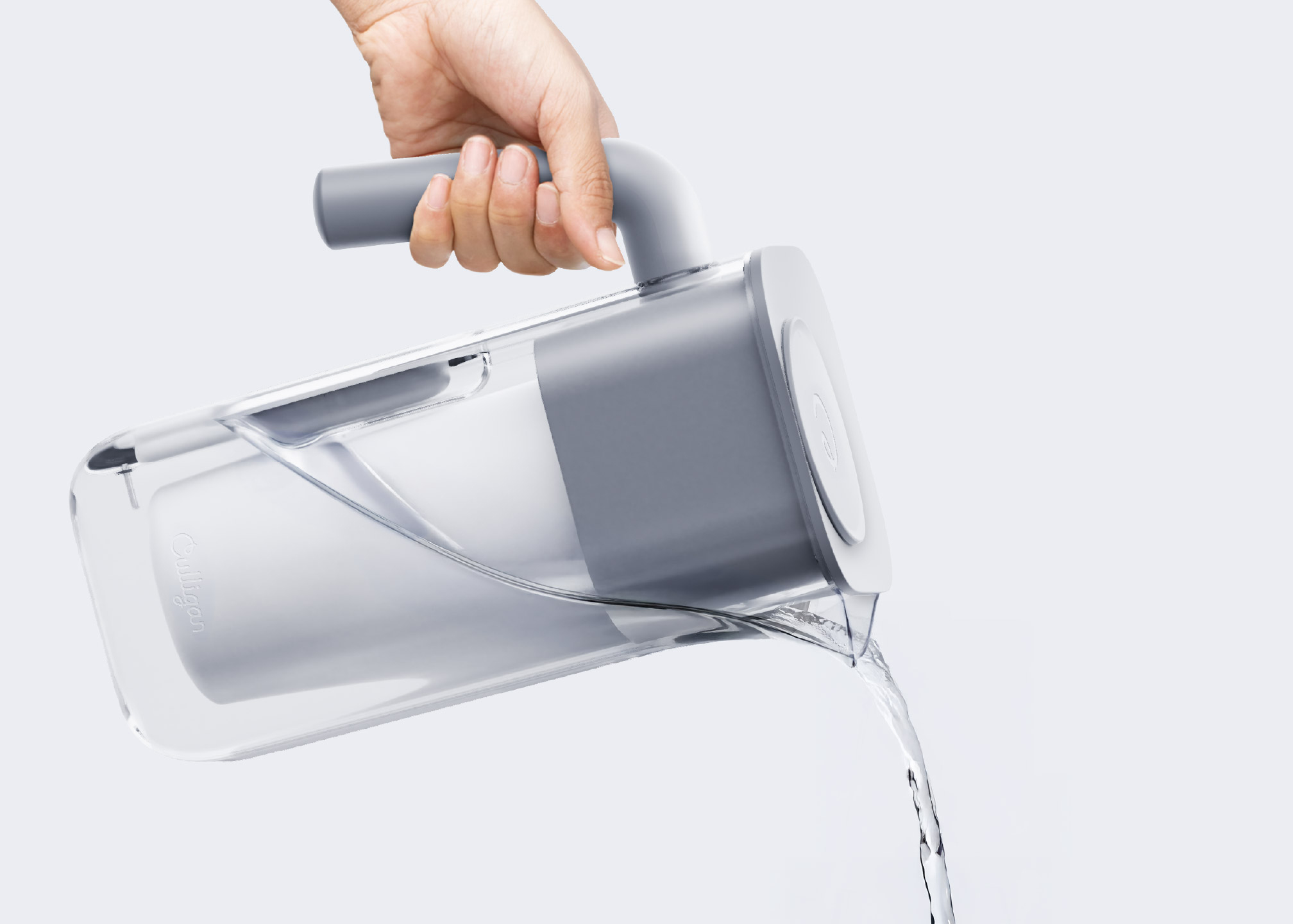 Amm_Zero_Water_Pitcher_inuse_2560x1440